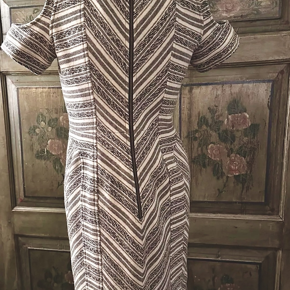 PENDLETON Portland Collection. Wool Cutout Sheath Dress. - Picture 2 of 10